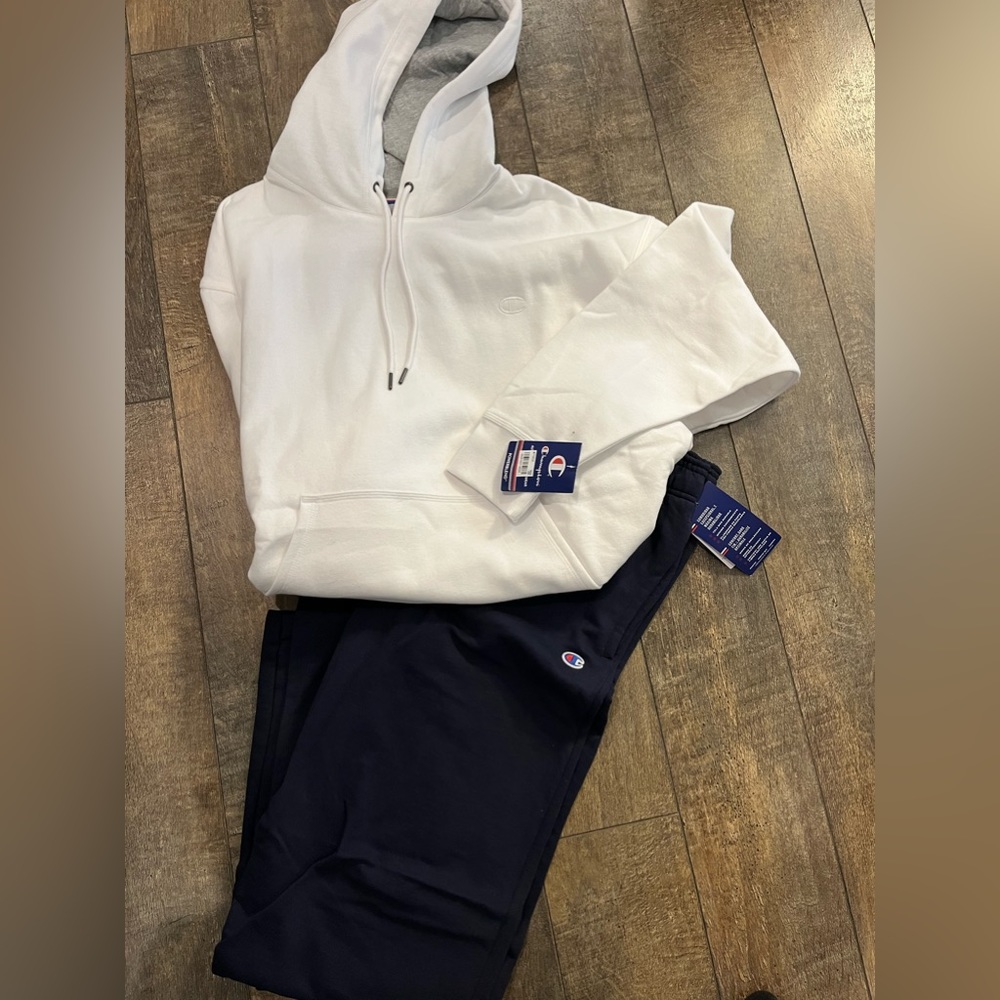 Men’s Champion Sweat Shirt and Sweat Pants Set
